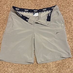 Izod Men's Cargo Shorts in Light Gray